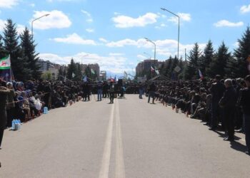 Участники митинга против передачи ингушской земли Чечне