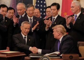 Дональд Трамп и Лю Хэ. Белый дом, 15 января 2020 года. Фото: EPA-EFE