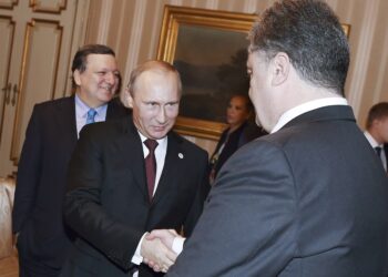 Владимир Путин и Петр Порошенко. Фото: ua.news