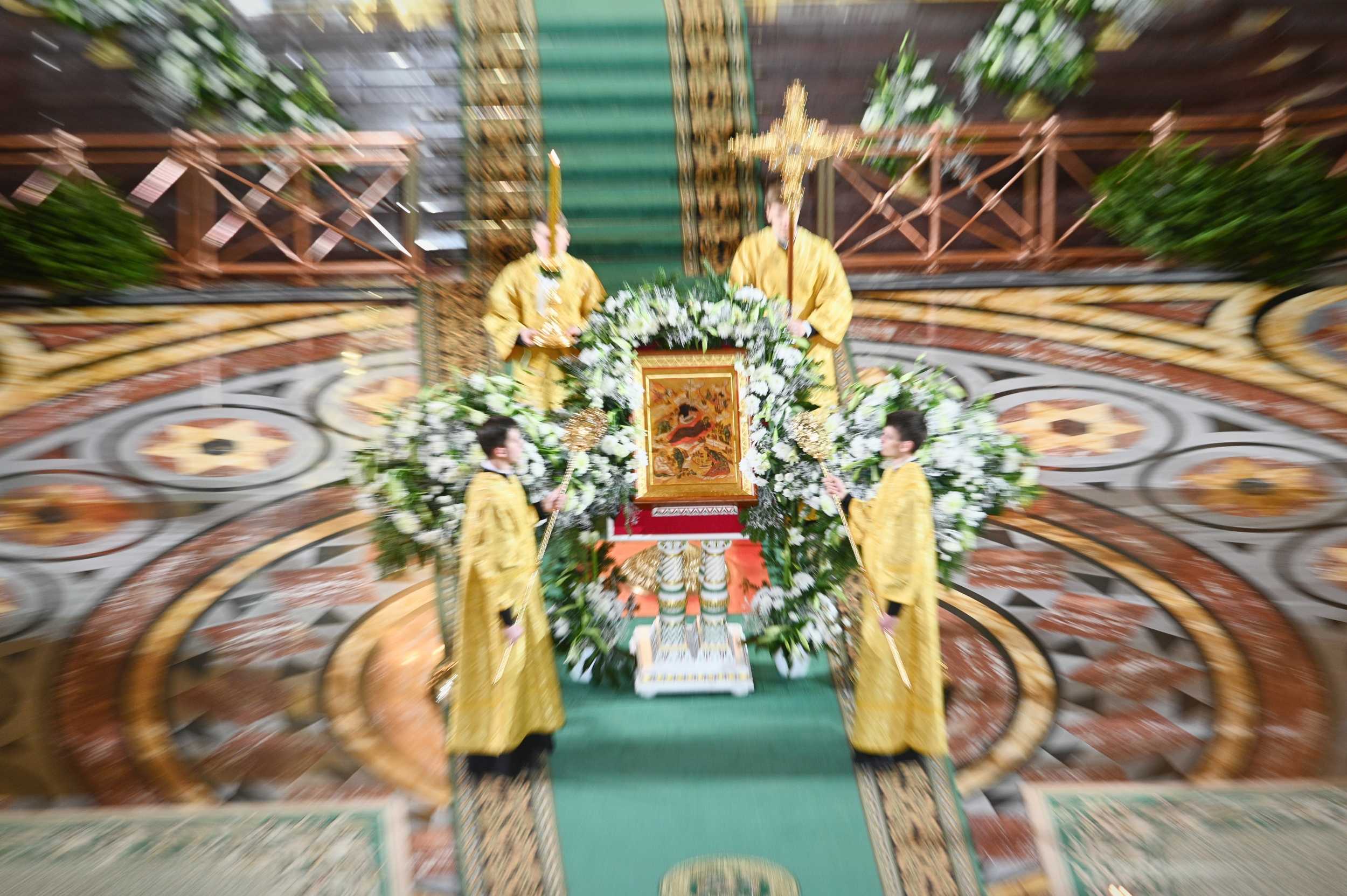 Патриарх Кирилл: Через пришествие в мир Христа свет соединился с человеческим разумом