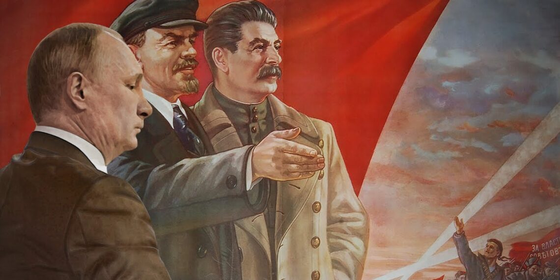Владимир Путин на фоне Владимира Ленина и Иосифа Сталин. Фото: Youtube