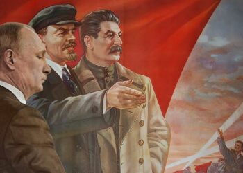 Владимир Путин на фоне Владимира Ленина и Иосифа Сталин. Фото: Youtube