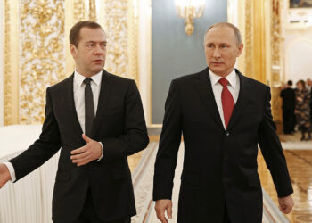 Дмитрий Медведев и Владимир Путин. Фото: Reuters