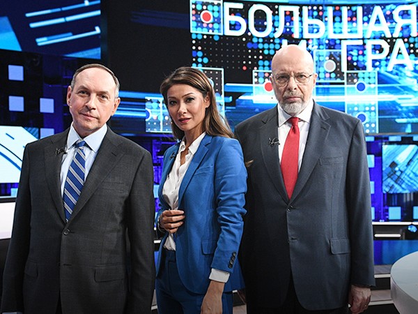 Вячеслав Никонов, Марина Ким и Дмитрий Саймс. Фото: Первый канал