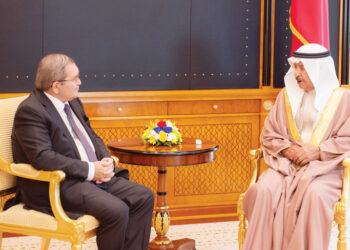 Принц Халифа бин Салман аль-Халифа и посол Ваджпаие Гариев. Фото: посольство Бахрейна в России