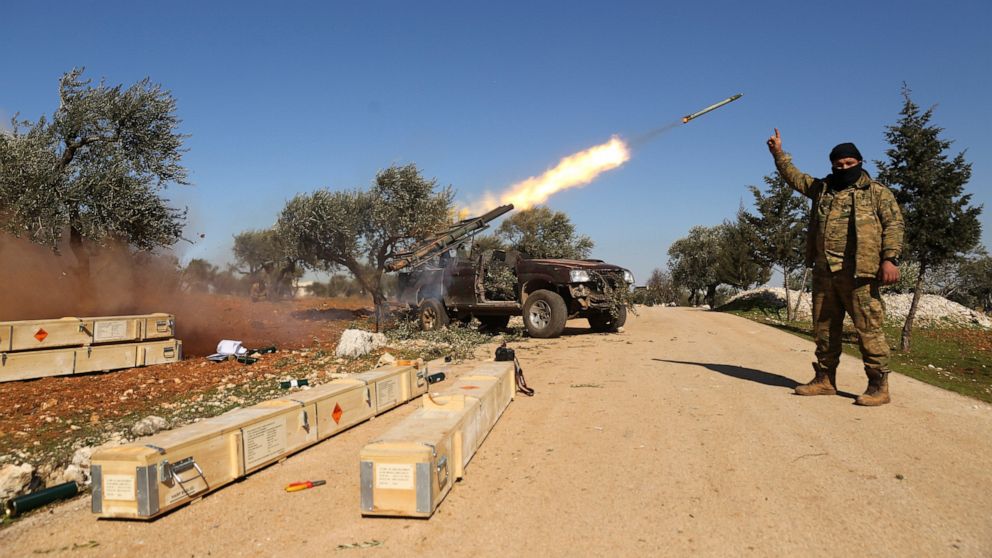 Турция атакует позиции сирийской армии перед наступлением террористов