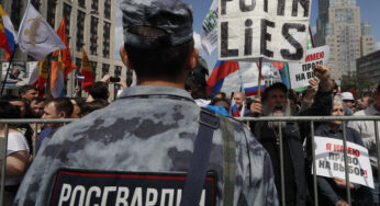 Дорогу к революции прокладывают глупость и жадность правящего класса: мнение