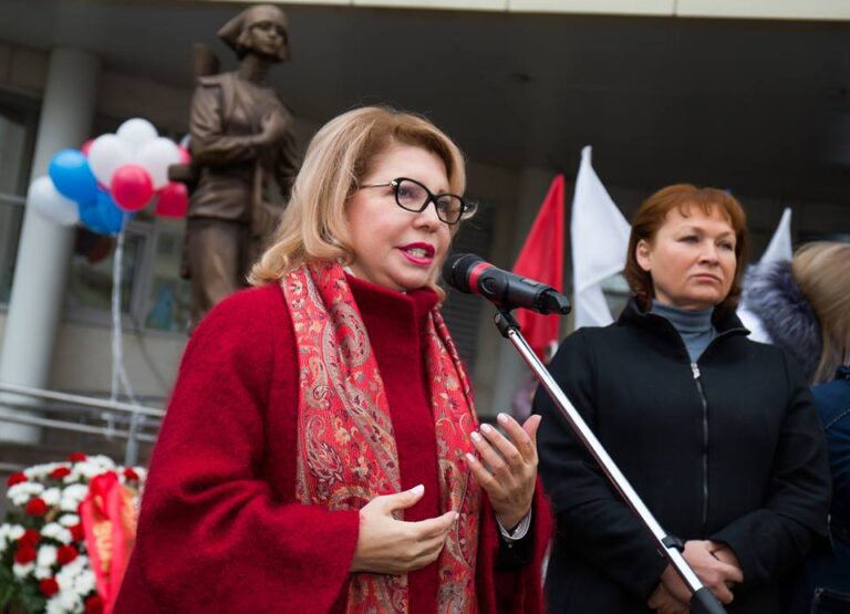 Елена Панина: Никаких территориальных уступок по Курилам быть не может