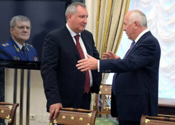 Дмитрий Рогозин и Сергей Чемезов. Фото: livejournal.com