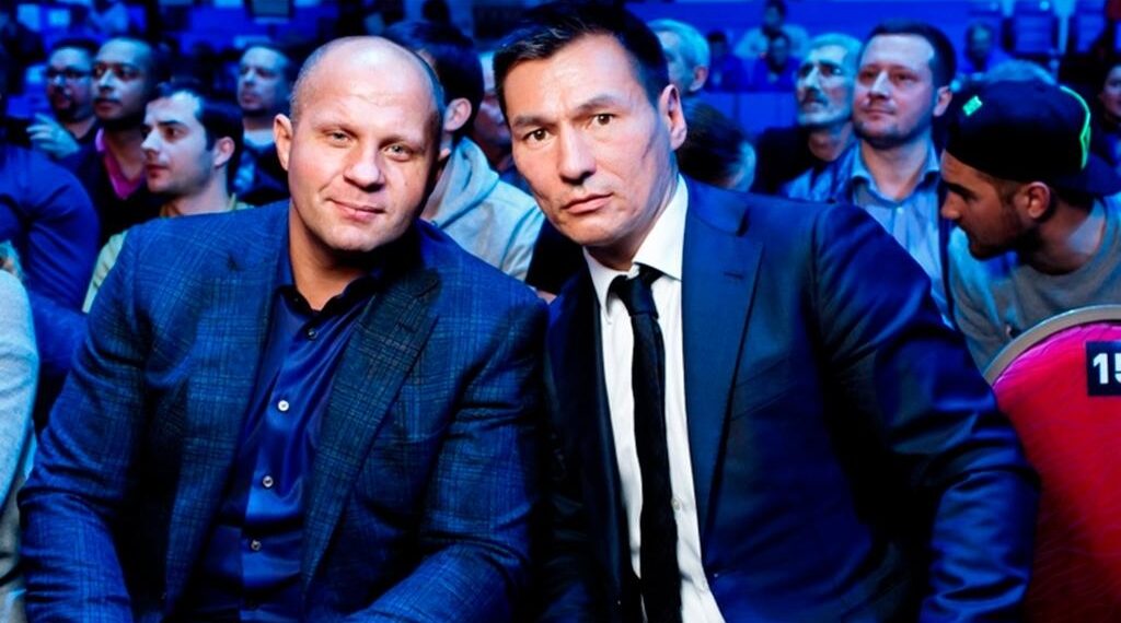 Федор Емельяненко и Бату Хасиков. Фото: Sportbox
