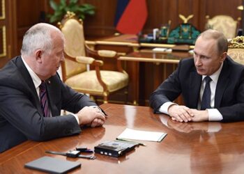 Сергей Чемезов и Владимир Путин. Фото: Алексей Никольский/ТАСС