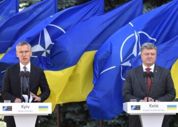 Йенс Столтенберг и Пётр Порошенко. Фото: Delfi