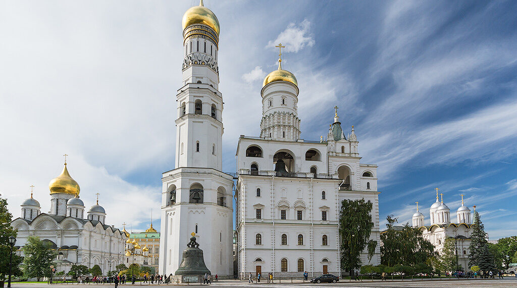 Колокольня Ивана Грозного. Московский Кремль. Фото: okoguide.com
