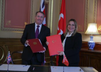 Лиам Фокс и Рухсар Пеккан. Фото: Anadolu