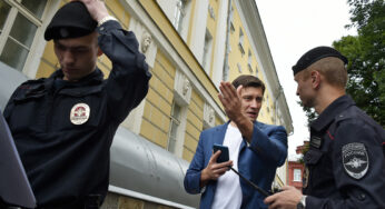 Политический кризис в России перешел в отрытую фазу: политолог