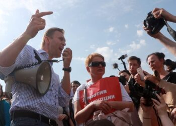 Алексей Навальный на акции протеста. Фото: dp.ru