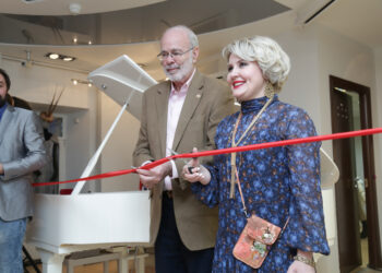 Юлия Серебрянская и посол Колумбии Альфонсо Лопес Кабальеро открывают Культурный центр