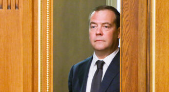 Медведева рано списывать со счетов в гонке преемников: политтехнолог