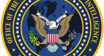 Трамп берет под контроль Национальную разведку, чтобы прижать ЦРУ и ФБР — разведчик