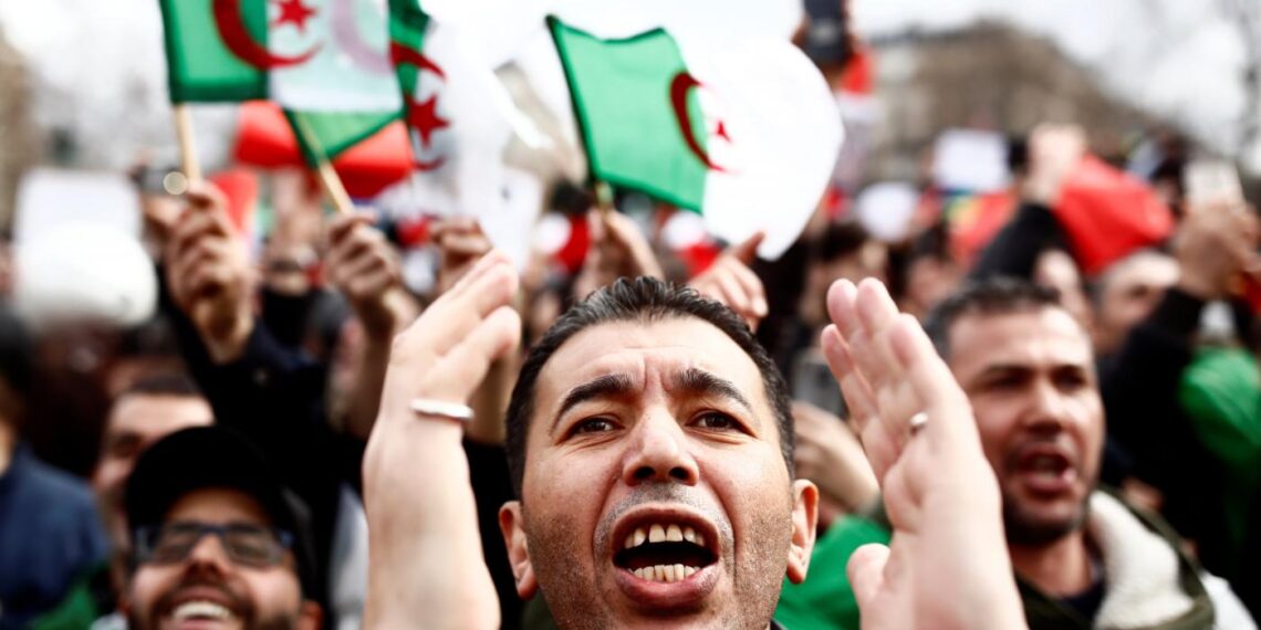 Протесты против пятого срока Бутефлики. Фото: Reuters