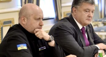Порошенко, Парубий и Турчинов избавились от Крыма и Донбасса ради власти – Азаров