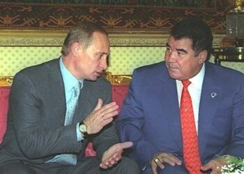 Владимир Путин и Сапармурат Ниязов. Фото: пресс-служба Кремля