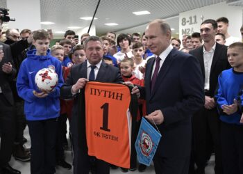 Владимир Путин посетил спортивно-зрелищный комплекс "Платинум Арена Красноярск". Иллюстрация: Пресс-служба Кремля