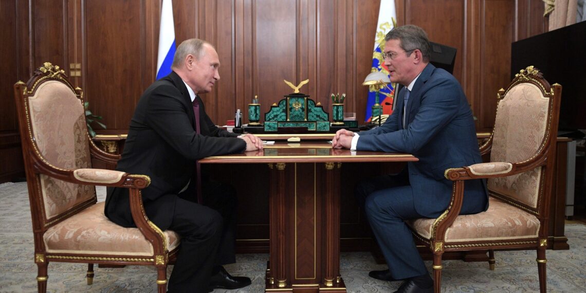 Владимир Путин и Радий Хабиров. Фото: Пресс-служба Кремля