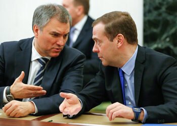 Вячеслав Володин и Дмитрий Медведев. Иллюстрация: РБК