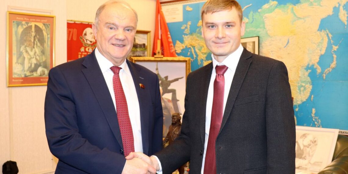 Геннадий Зюганов и Валентин Коновалов. Фото: r-19.ru