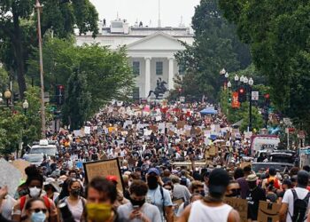 Акция протеста в Вашингтоне. Наши дни. Фото: AP / Жаклин Мартин