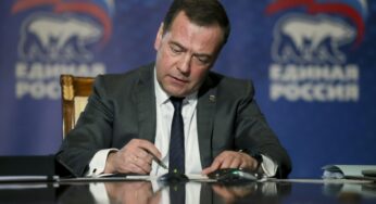 Турчака отодвинули в сторону, Медведев взял «Единую Россию» под контроль