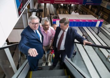 Виктор Толоконский и Анатолий Локоть. Иллюстрация: ksonline.ru