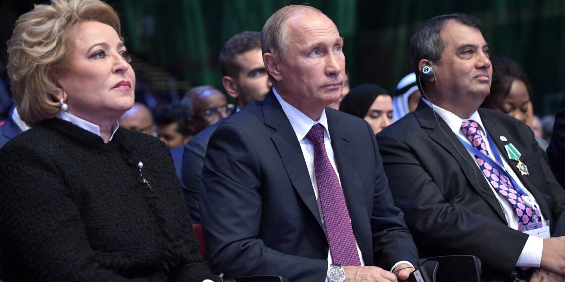 Владимир Путин и Валентина Матвиенко. Иллюстрация: kremlin.ru