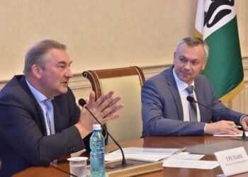 Владислав Третьяк и Андрей Травников. Фото: Тайга.инфо