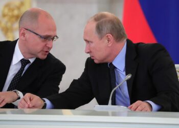 Владимир Путин и Сергей Кириенко. Иллюстрация: kremlin.ru