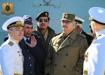 Маршал Хафтар посещает авианосец "Адмирал Кузнецов". Иллюстрация: colonelcassad.livejournal.com