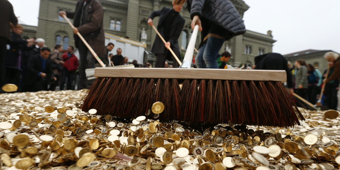 Фото: Reuters / Denis Balibouse