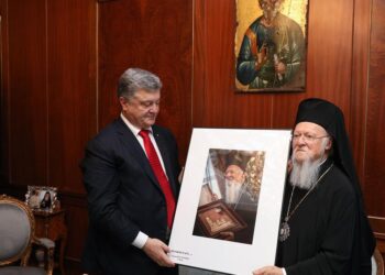 Петр Порошенко и патриарх Варфоломей. Фото: Пресс-служба президента Украины