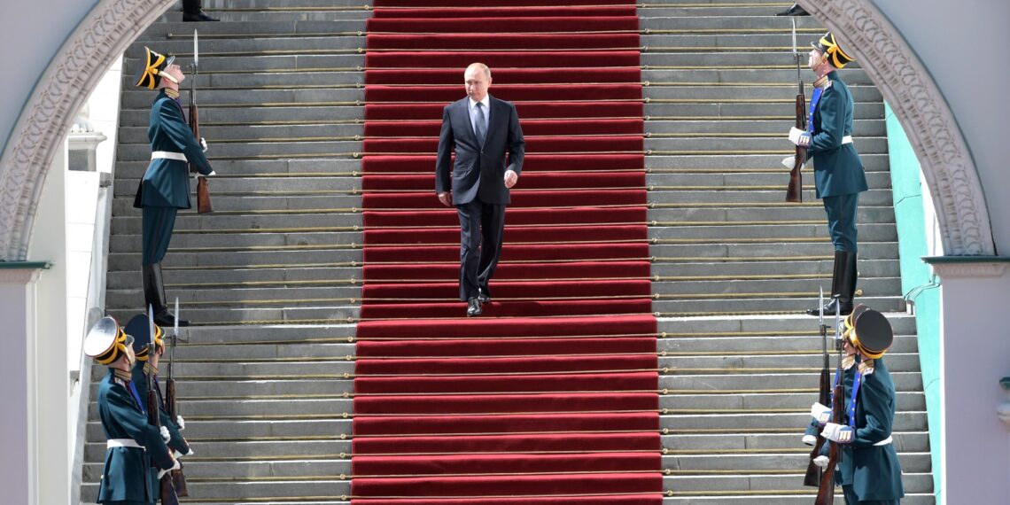 Владимир Путин по окончании церемонии вступления в должность президента России. Фото: Пресс-служба Кремля