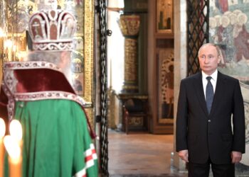 Владимир Путин на благодарственном молебне в Благовещенском соборе Кремля после инаугурации. Иллюстрация: Пресс-служба Кремля