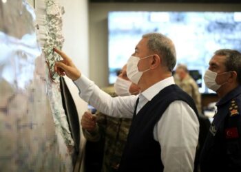 Министр обороны Турции Хулуси Акар. Фото: AFP