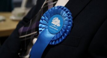 Половина членов Консервативной партии считает, что ислам несовместим с британским образом жизни — опрос