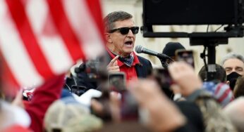 Коронавирус создан, чтобы отвлечь внимание от выборов президента США: экс-советник Трампа