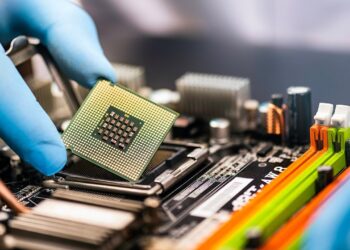 Микрочипы. Фото: YouTube