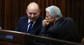 Новый кабинет министров Израиля готов покончить с 12-летним правлением Нетаньяху