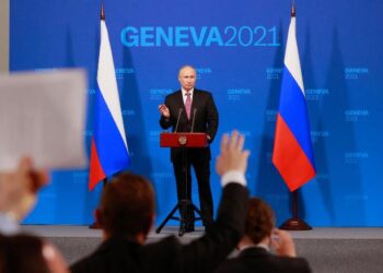 Владимир Путин на пресс-конференции в Женеве после встречи с Джозефом Байденом. Фото: CNN