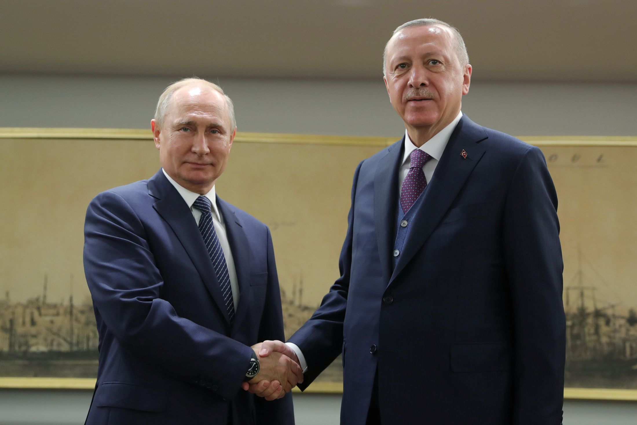 Интересы российской олигархии противоречат интересам России