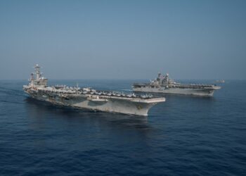 Авианосная ударная группа во главе с эсминцем «Теодор Рузвельт» в Южно-Китайское море. Апрель 2021 года.