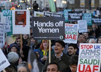 Протест против продажи Великобританией оружия Саудовской Аравии. Фото: AFP